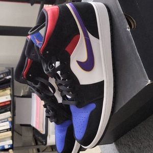 Jordan  1 mid se rivals